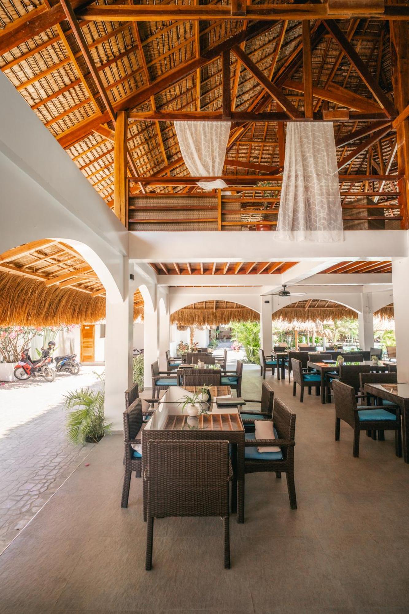 Secret Paradise Moalboal Exterior photo